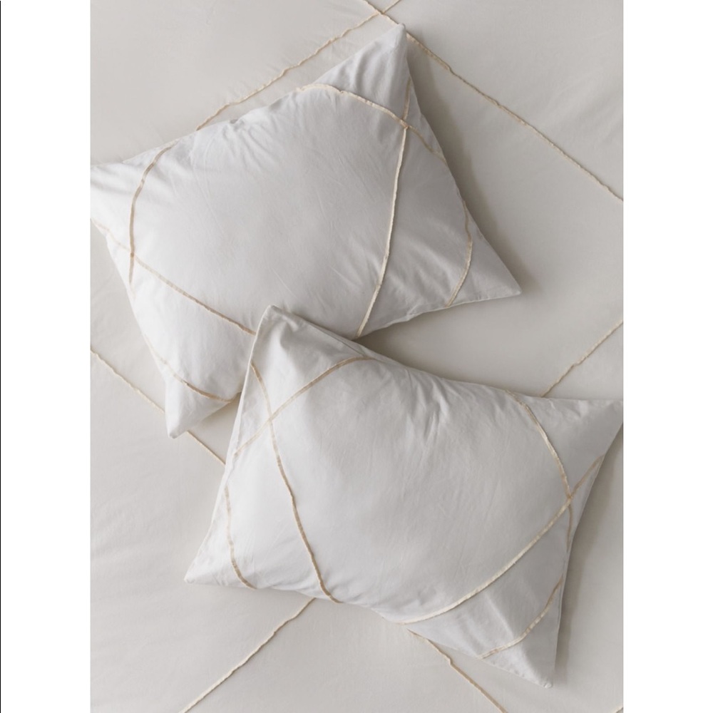 Urban Outfitters Mika Overlock Sham Set
